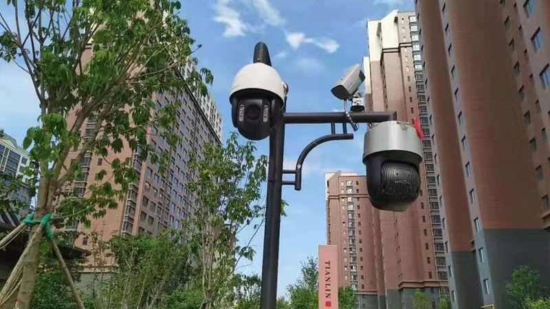 周界报警系统通常包括以下几部分：